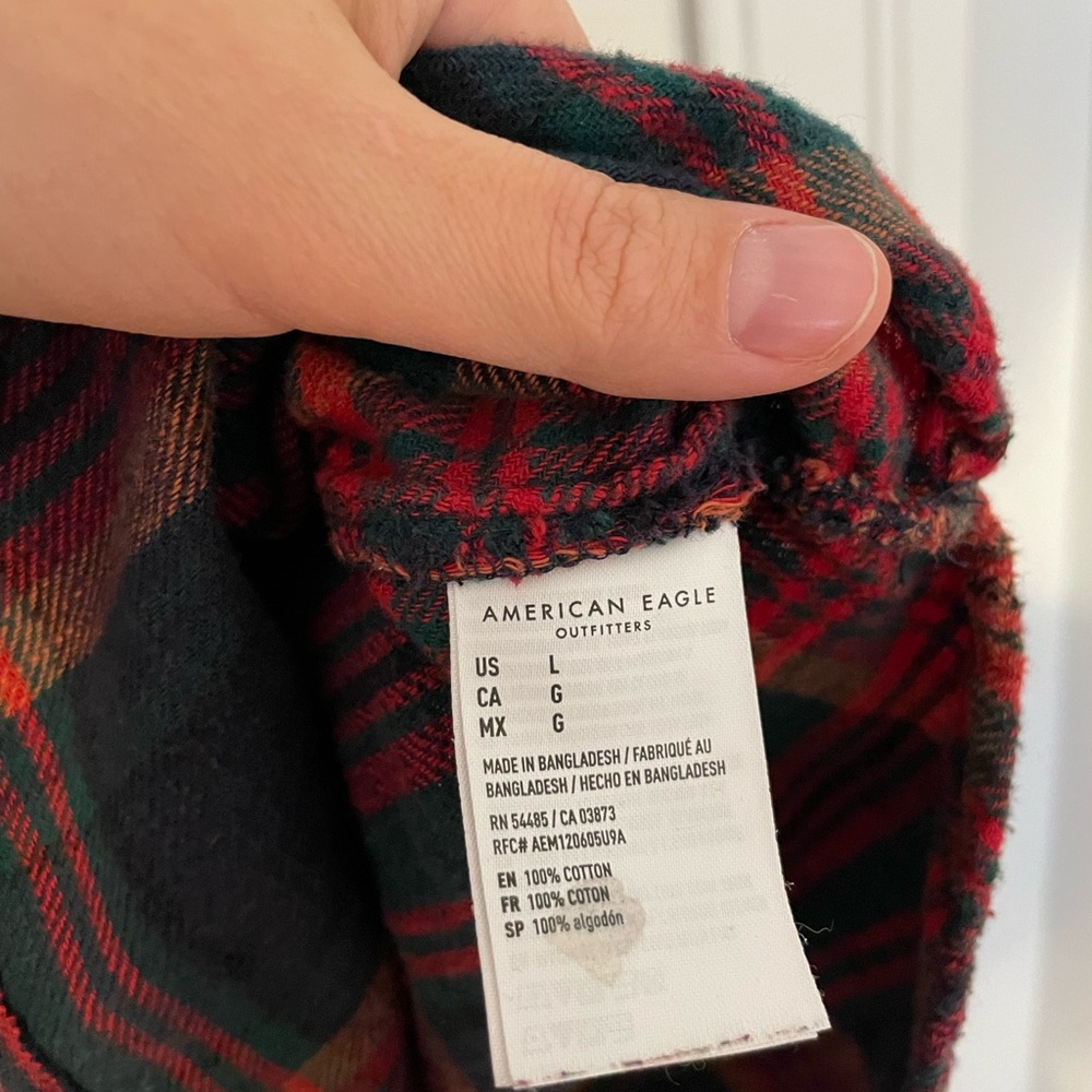 AE Oversized Flannel Shirt in red/nay plaid - Picture 5 of 6